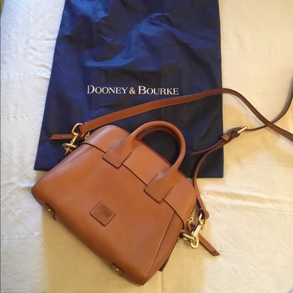 Dooney & Bourke Handbags - Dooney & Bourke Cameron Florentine Crossbody